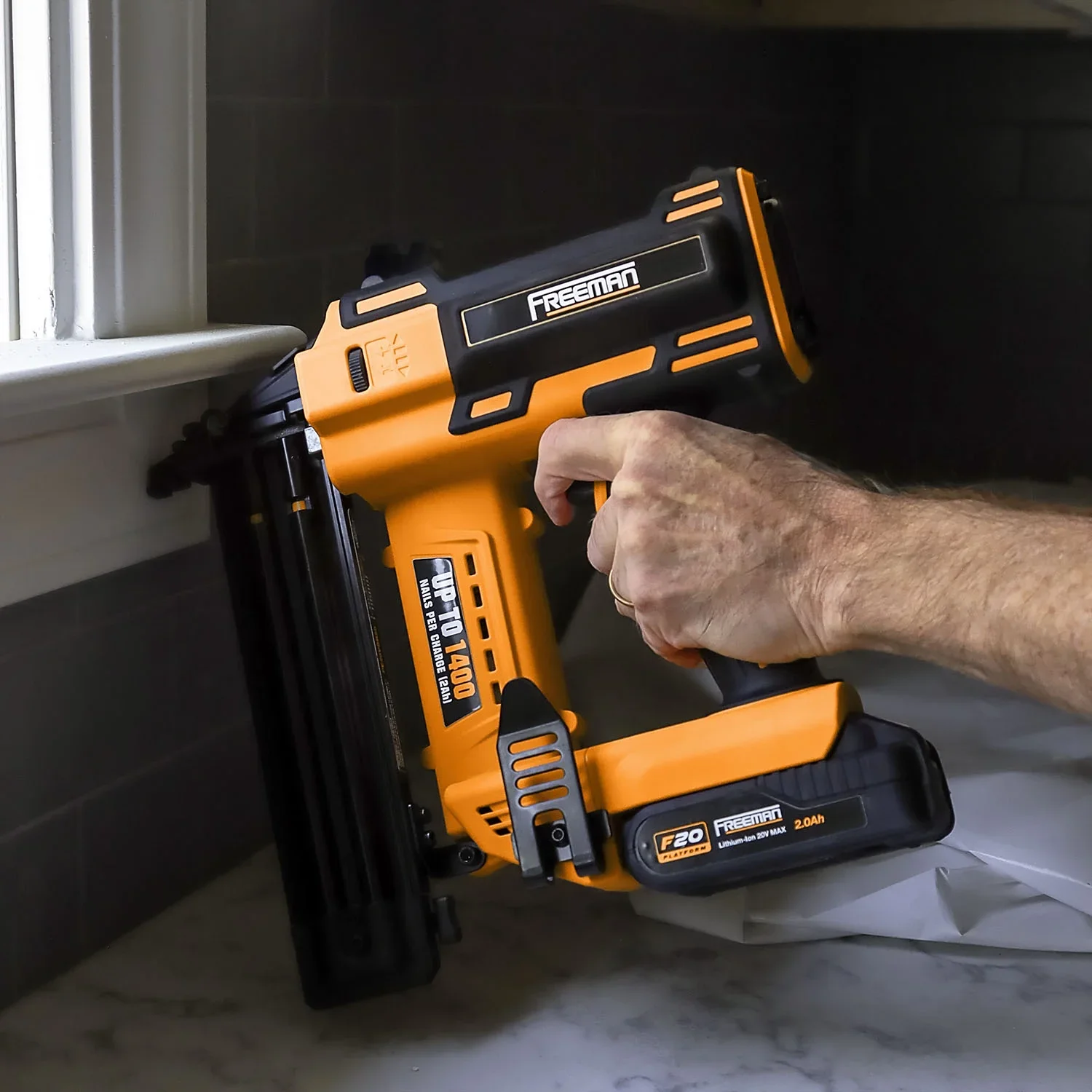 Freeman PE20VBR50 20 Volt Cordless 18-Gauge 2" Brad Nailer Kit with Lithium Ion Battery, Charger, Bag, and Nails (500 Count) -C 1400 Shots per Charge