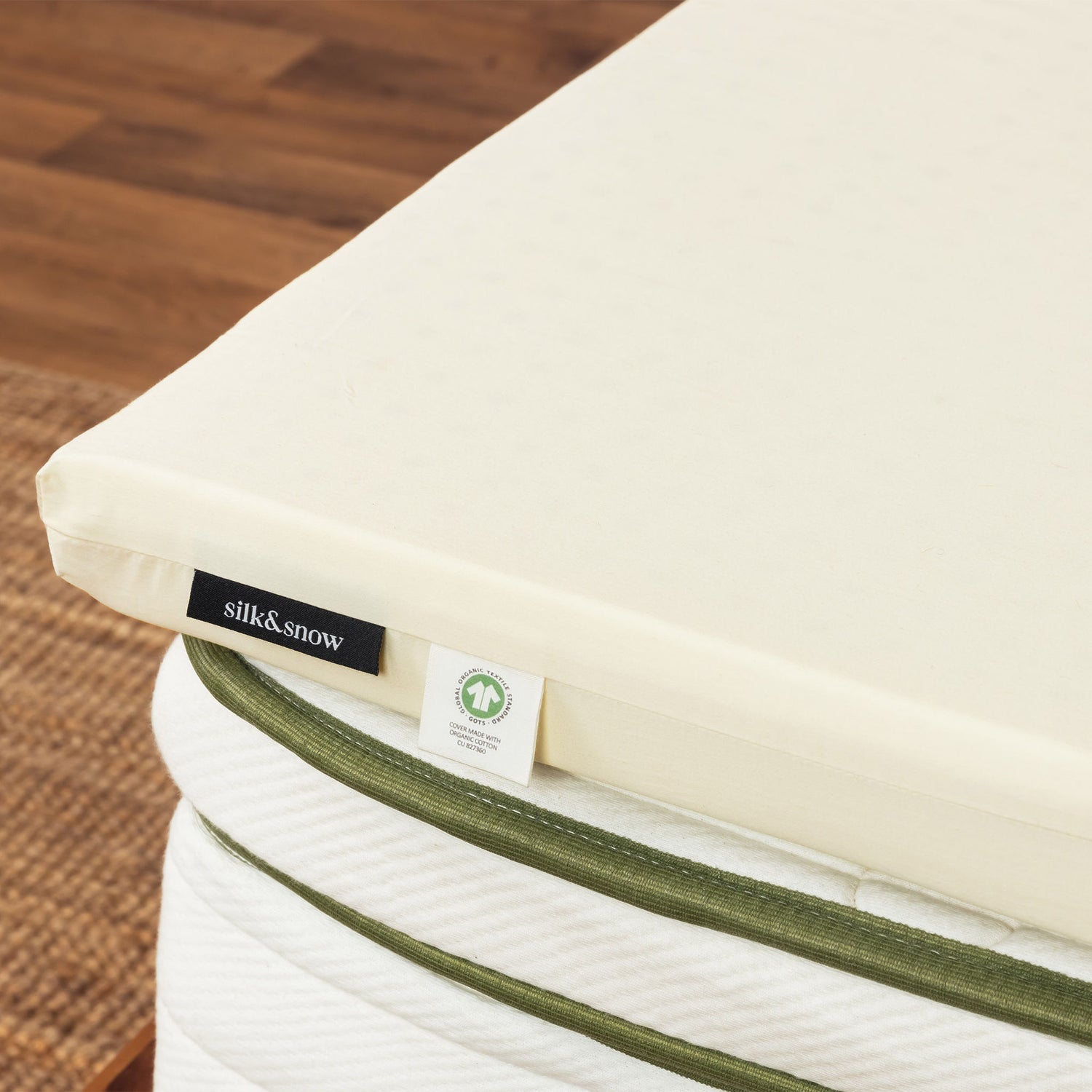 Silk & Snow Organic Latex Mattress Topper