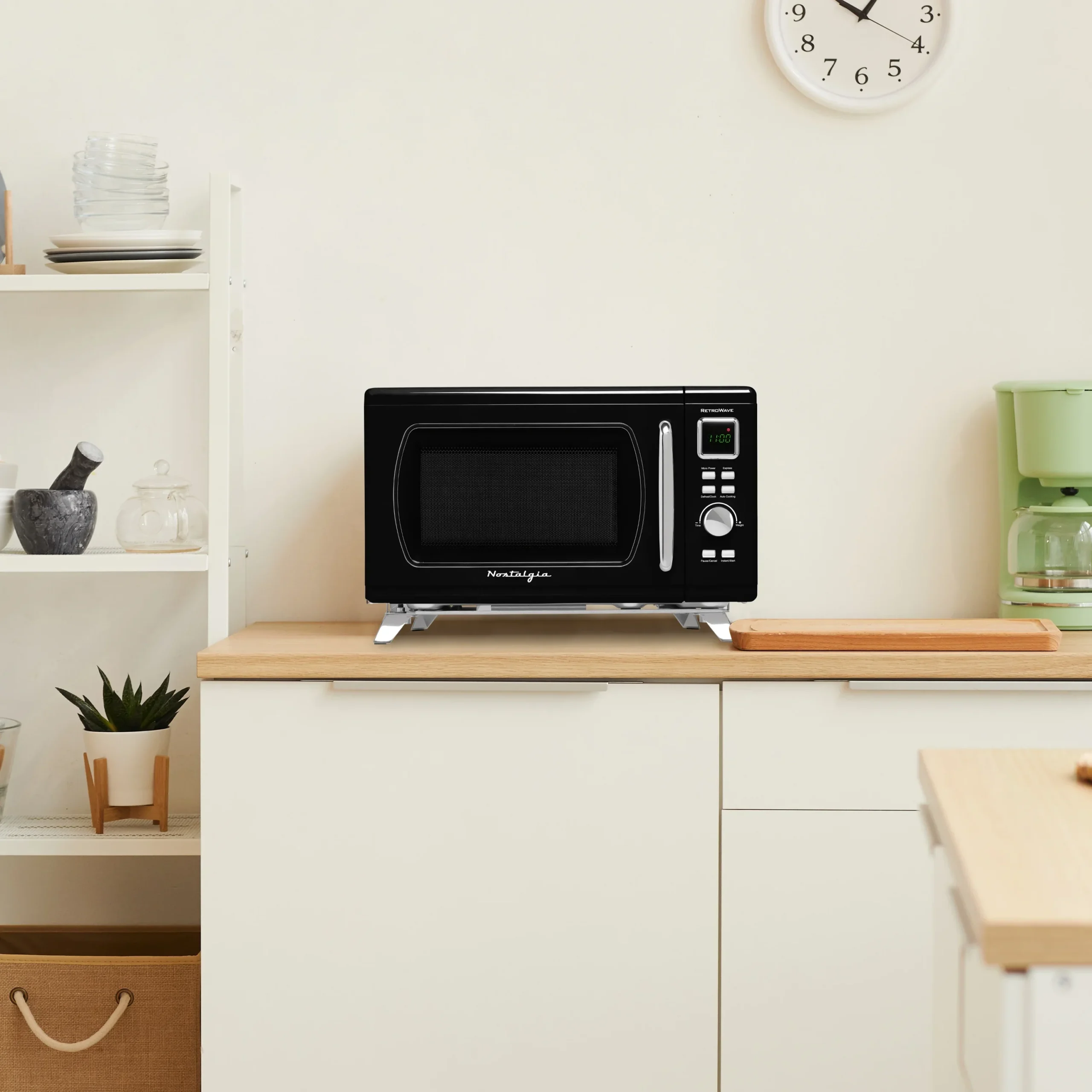Nostalgia Mid-Century Retro 0.9 Cu. Ft. 900-Watt Microwave Oven, Black