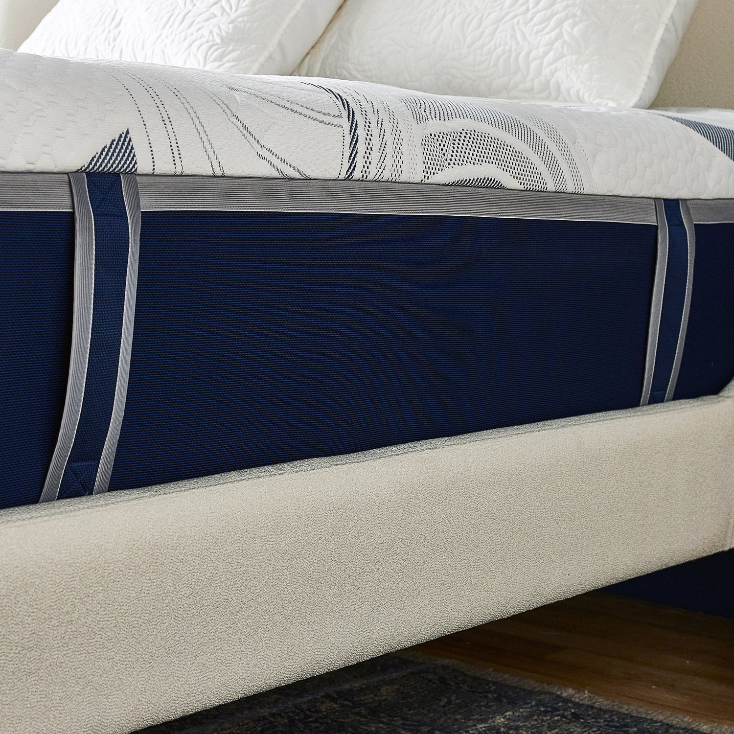 Novaform ComfortGrande Plus Advanced 35.5 cm (14 in.) Gel Memory Foam Queen Mattress