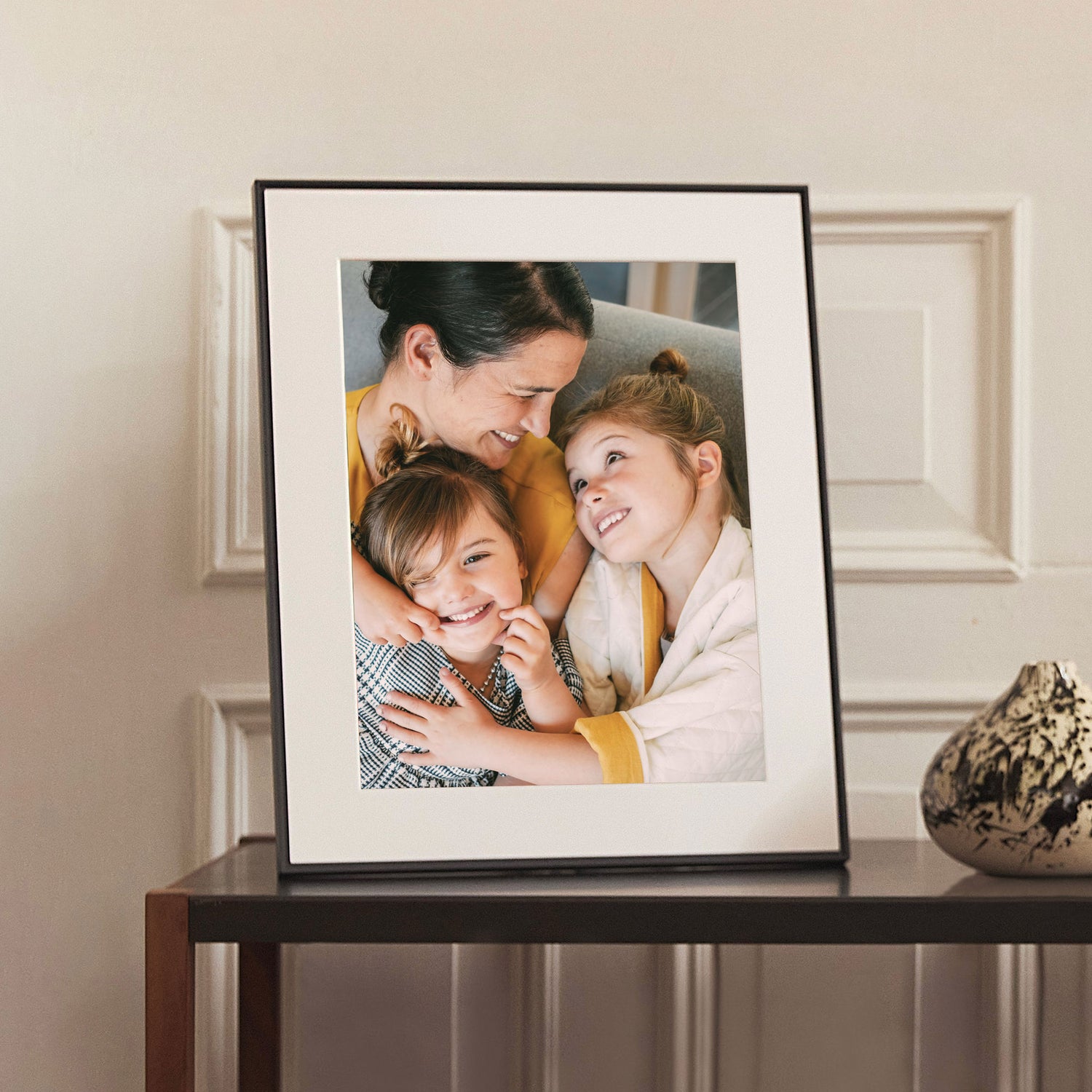 Aura Summit 15 in. Digital Wi-Fi Photo Frame with Mat